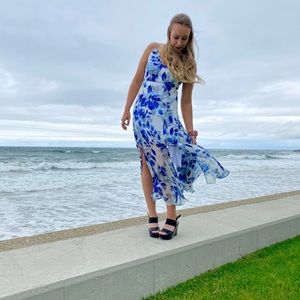 LuLus floral Midi dress size M